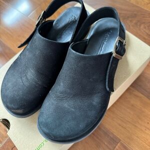 El Naturalista clogs N5871 NOBUCK LAVADO BLACK/ ARENISCA size 38